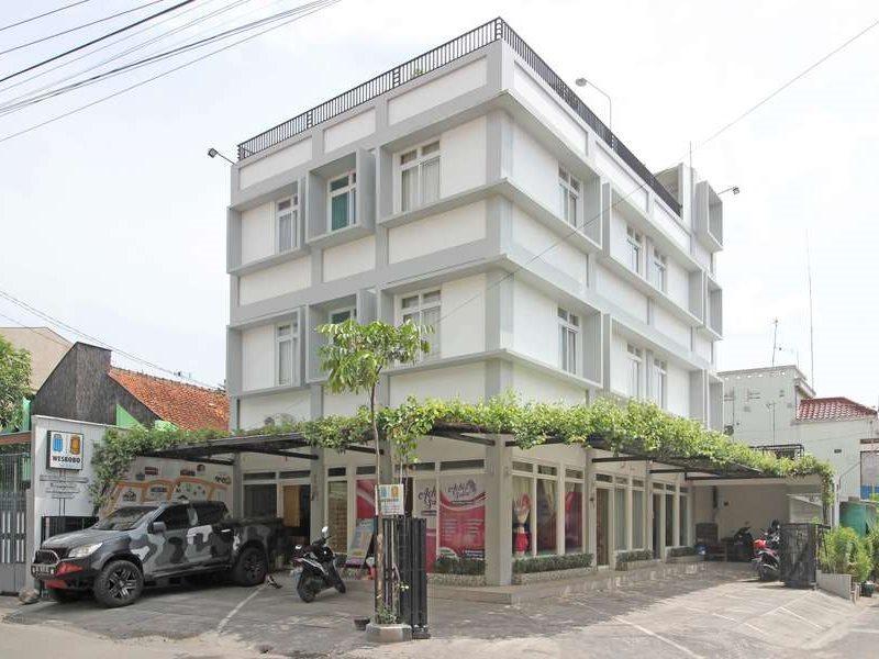Reddoorz Near Solo Balapan Station Hotel Exterior photo