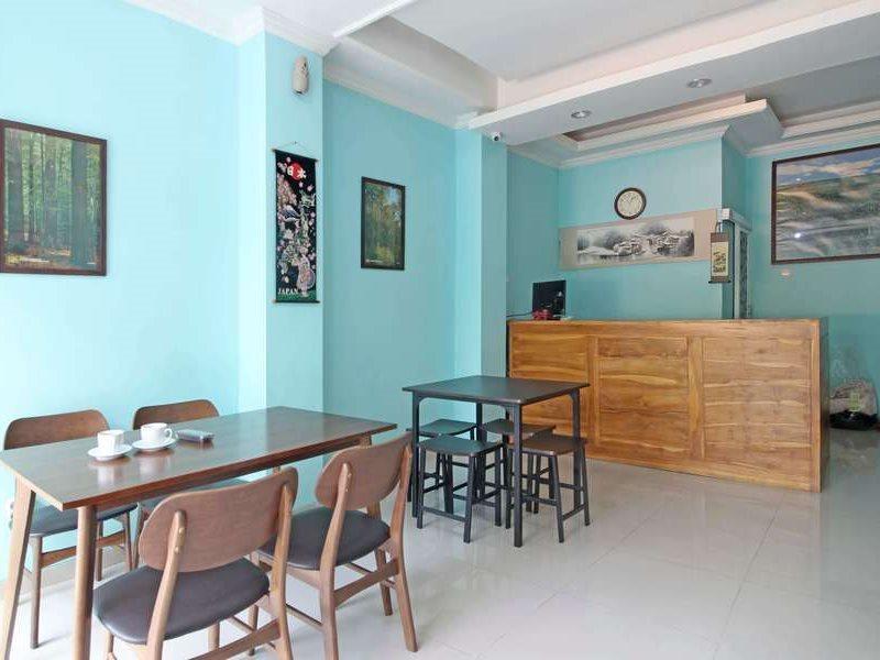 Reddoorz Near Solo Balapan Station Hotel Exterior photo