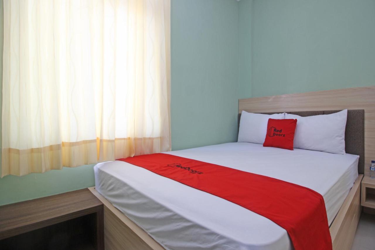 Reddoorz Near Solo Balapan Station Hotel Exterior photo