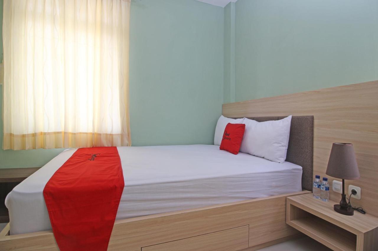 Reddoorz Near Solo Balapan Station Hotel Exterior photo